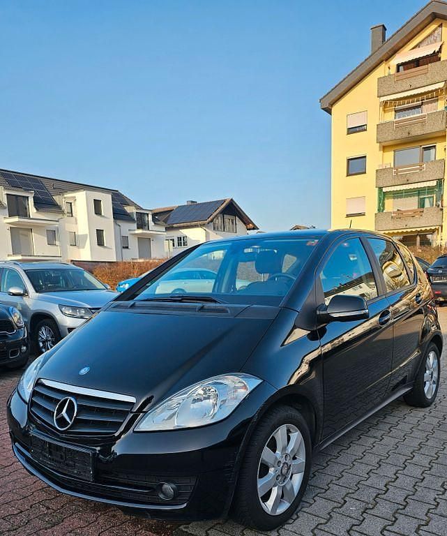 Gebraucht Mercedes A180 109 PS (80 kW) 2009 Schwarz Limousine