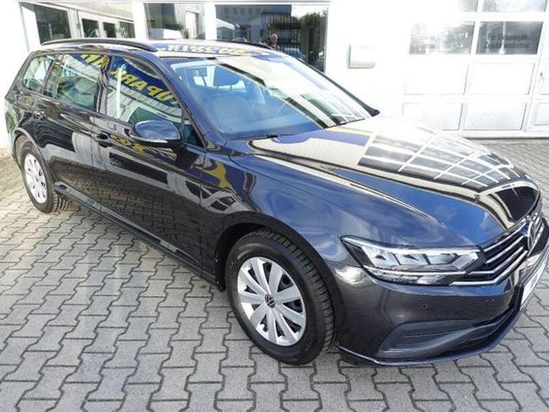 Grau Gebraucht 2022 VW Passat Kombi | 20.490 € (Guter Preis) - Bild 1/4