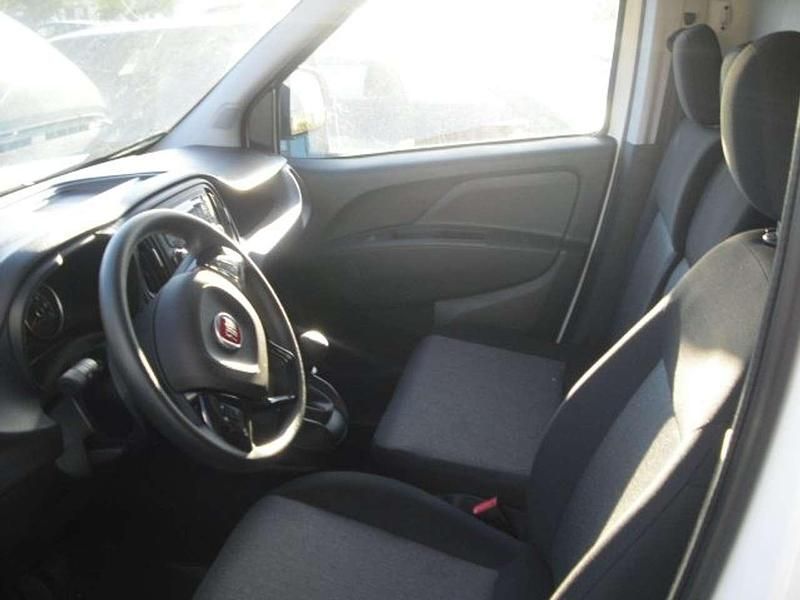 Gebraucht Fiat Doblò 101 PS (74 kW) 2023 Colore esterno (weiß) Van / Kleinbus
