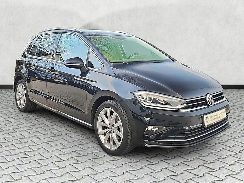 Gebraucht VW Golf Highline 131 PS (96 kW) 2020 Schwarz Van / Kleinbus