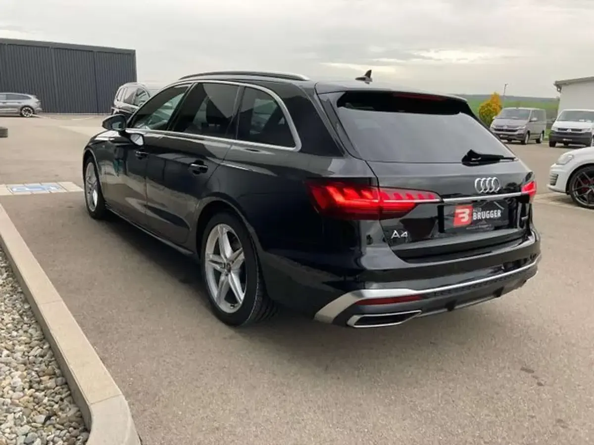 Gebraucht Audi A4 S-Line 204 PS (150 kW) 2023 Schwarz Kombi