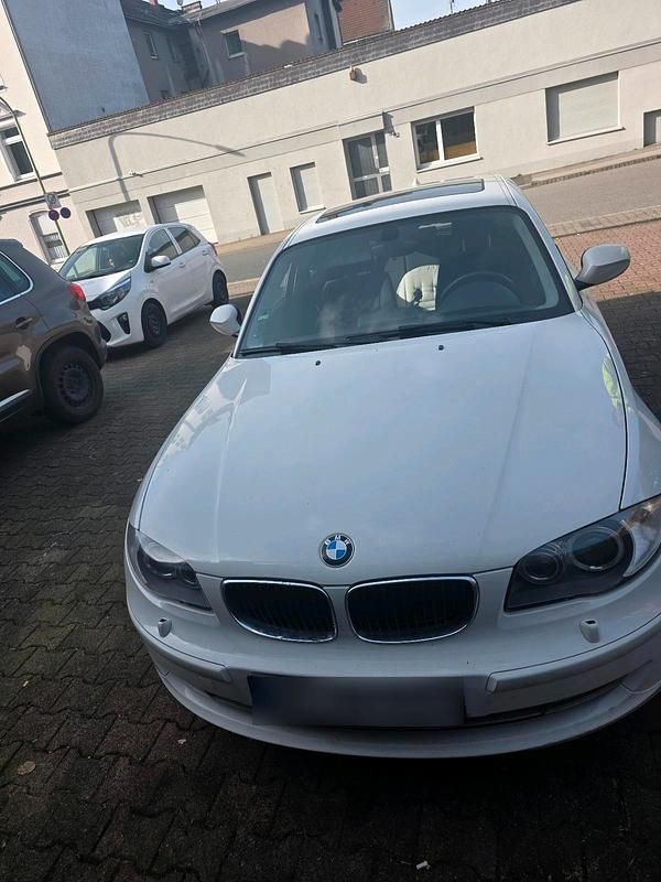 Gebraucht BMW 116 120 PS (88 kW) 2010 Weiß Kleinwagen