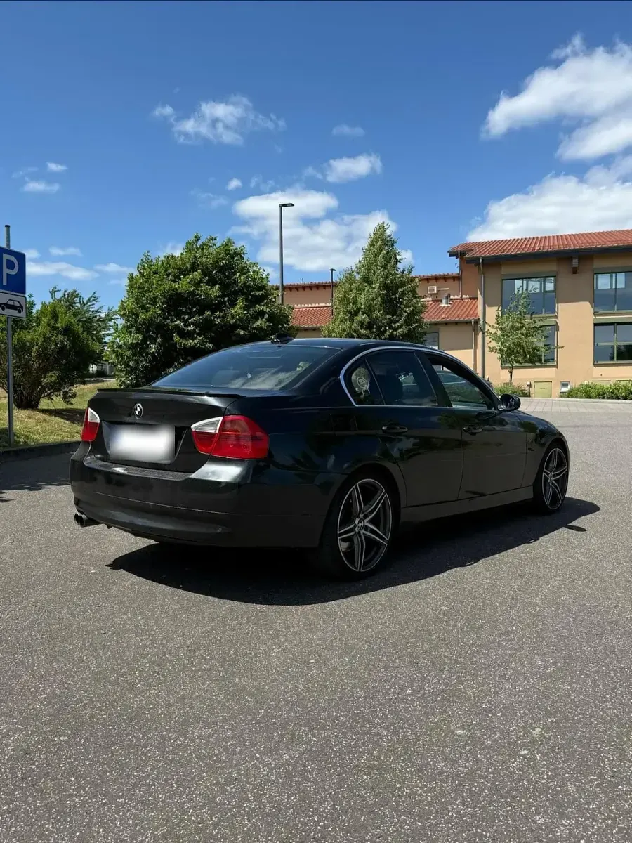 Gebraucht BMW 330 231 PS (169 kW) 2007 Schwarz Limousine