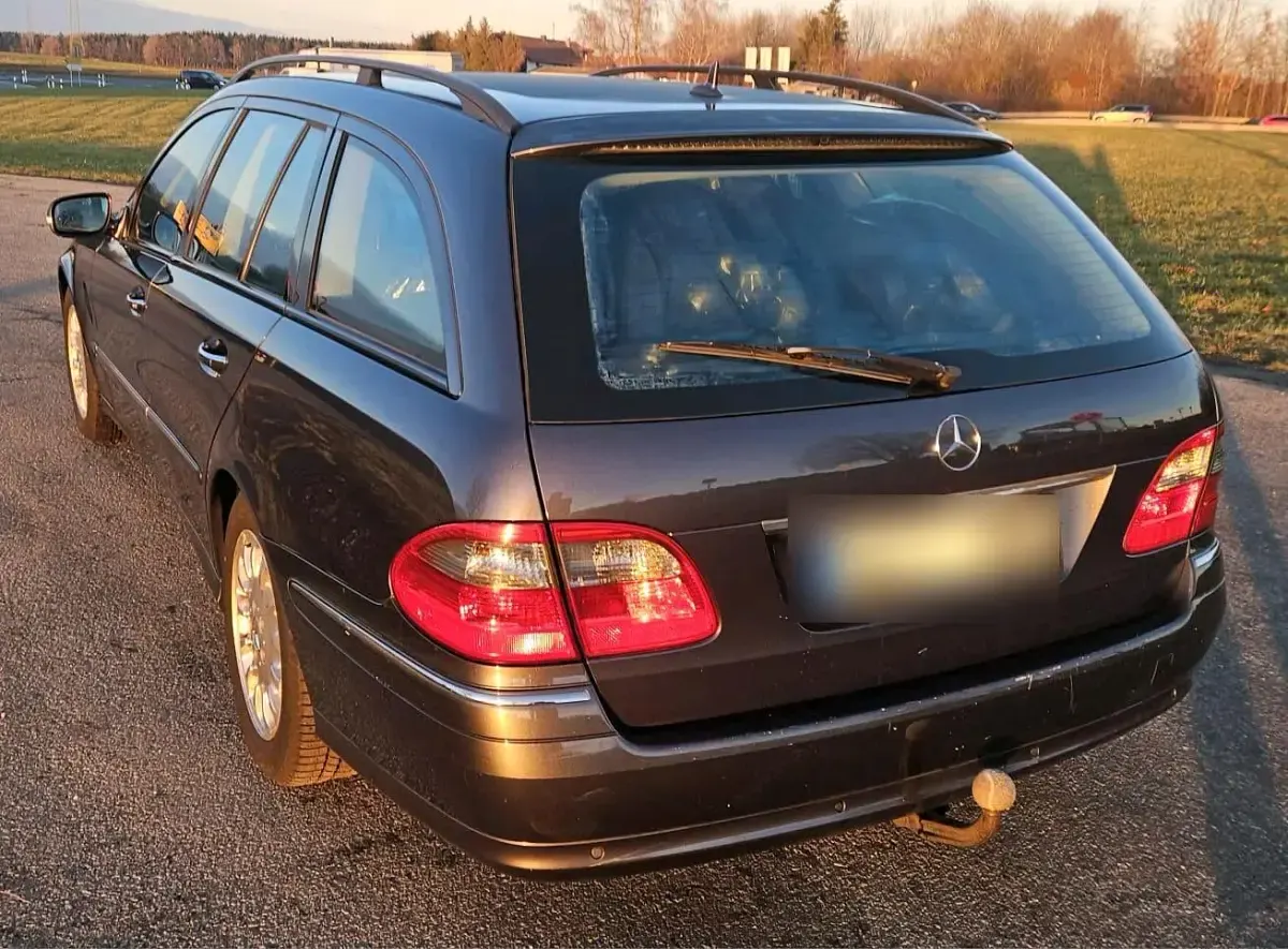 Gebraucht Mercedes E220 170 PS (125 kW) 2008 Andere farben Kombi