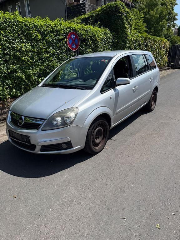 Silber Gebraucht 2006 Opel Zafira Edition Van / Kleinbus | 995 € (Guter Preis) - Bild 1/4