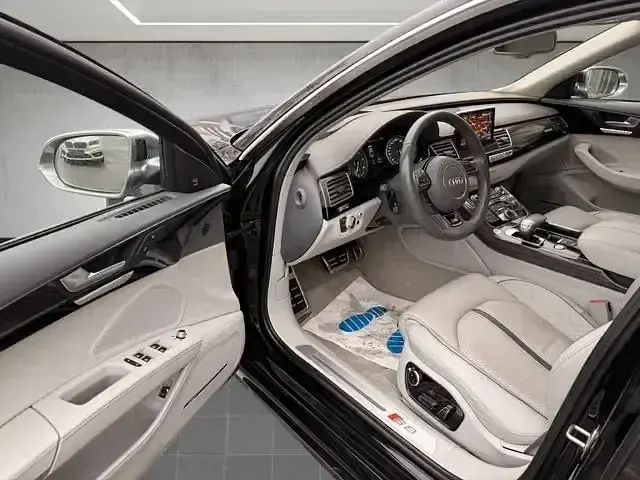 Gebraucht Audi S8 Sport 520 PS (382 kW) 2017 Schwarz Limousine