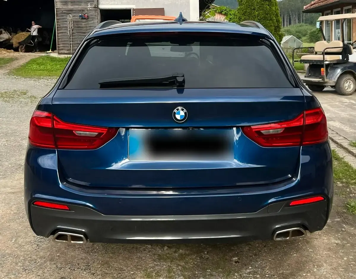 Gebraucht BMW 530 265 PS (194 kW) 2019 Blau Kombi