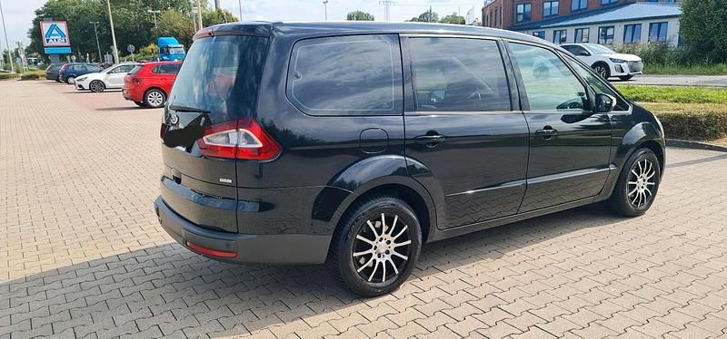 Gebraucht Ford Galaxy Trend 140 PS (102 kW) 2009 Schwarz Van / Kleinbus