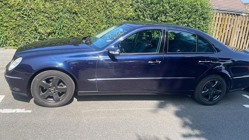 Second-hand Mercedes E200 163 CP (119 kW) 2003 Andere farben Berlinǎ