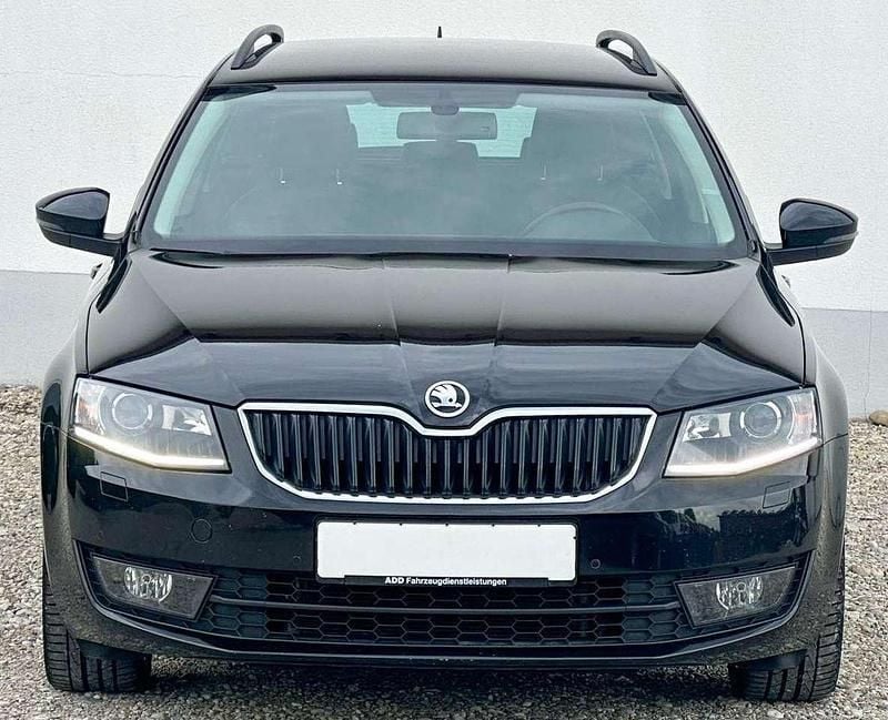 Schwarzmagic perleffekt Gebraucht 2016 Skoda Octavia Style Kombi | 9.499 € (Guter Preis) - Bild 1/4