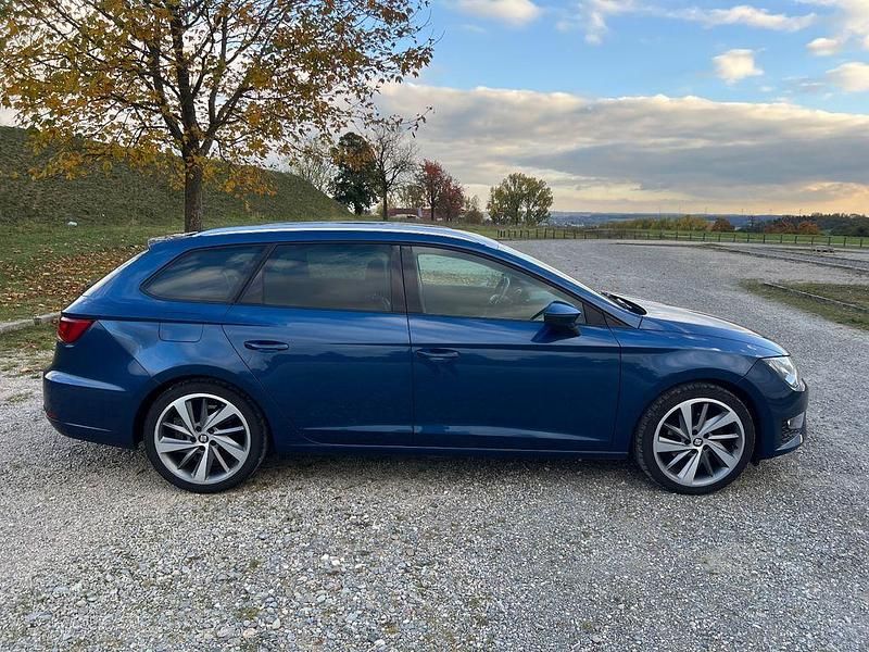 Blau Gebraucht 2015 Seat Leon ST FR Kombi | 6.599 € (Fairer Preis) - Bild 1/4