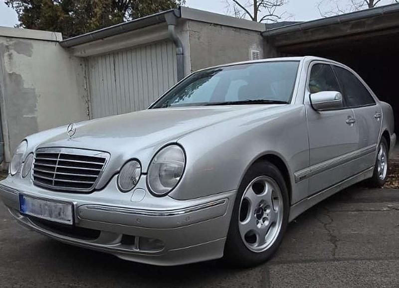 Gebraucht Mercedes E240 Avantgarde 170 PS (125 kW) 2000 Silber Limousine