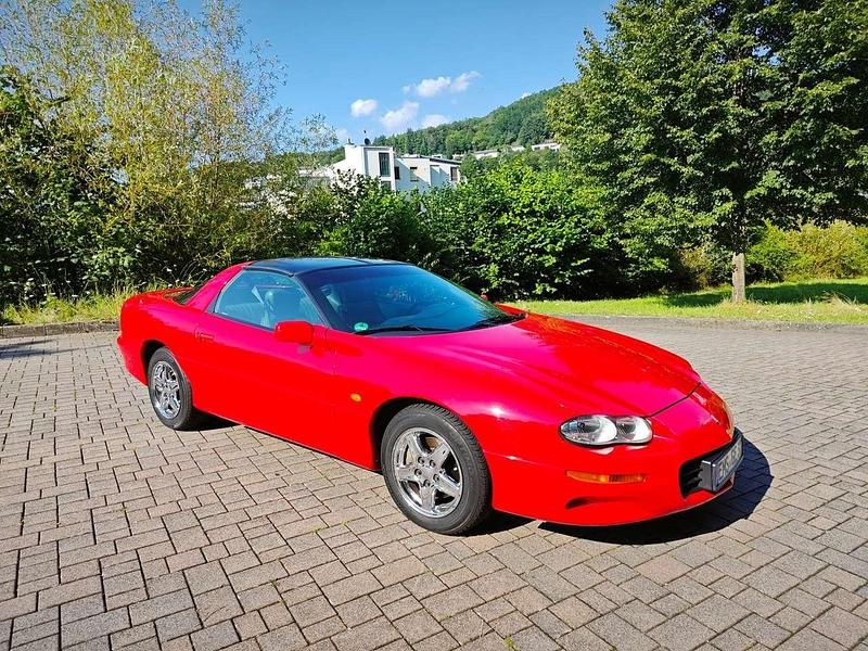 Rot Gebraucht 2000 Chevrolet Camaro Coupé | 9.300 € (Fairer Preis) - Bild 1/4