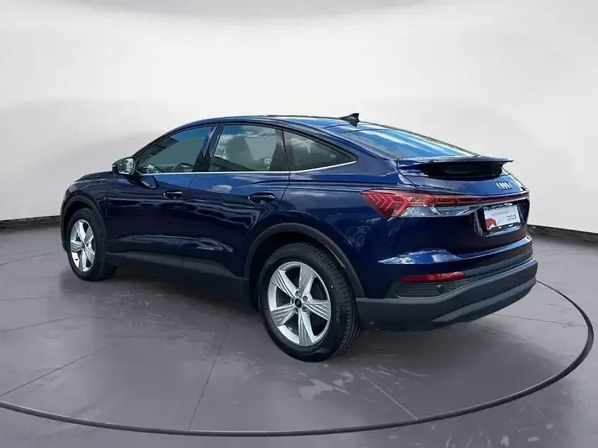 Gebraucht Audi Q4 Sportback e-tron Basis 125 kW (170 PS) 2023 Blau SUV
