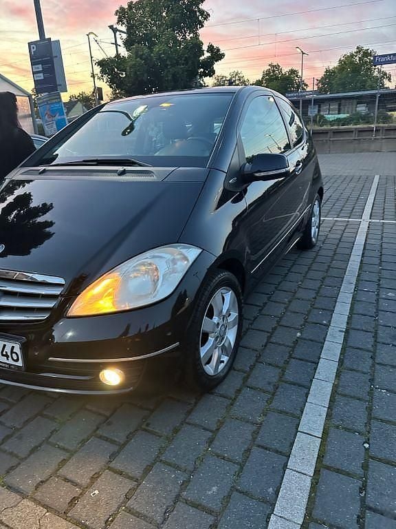 Gebraucht Mercedes A180 Avantgarde 109 PS (80 kW) 2009 Schwarz Kleinwagen