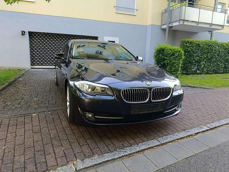 Grau Gebraucht 2011 BMW 528 Sport Line Limousine | 10.000 € (Fairer Preis) - Bild 1/4