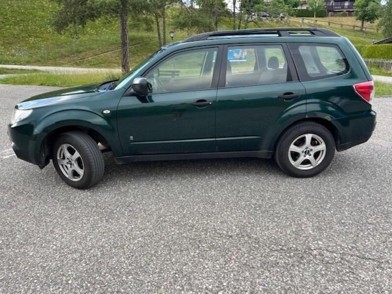 Grün Gebraucht 2010 Subaru Forester SUV | 9.500 € (Etwas zu teuer) - Bild 1/4