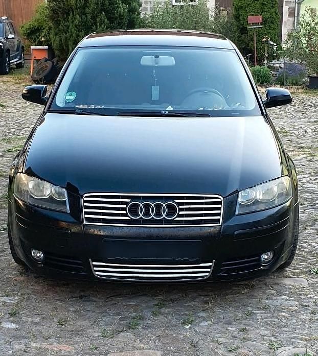Schwarz Gebraucht 2004 Audi A3 Limousine | 1.400 € (Guter Preis) - Bild 1/4