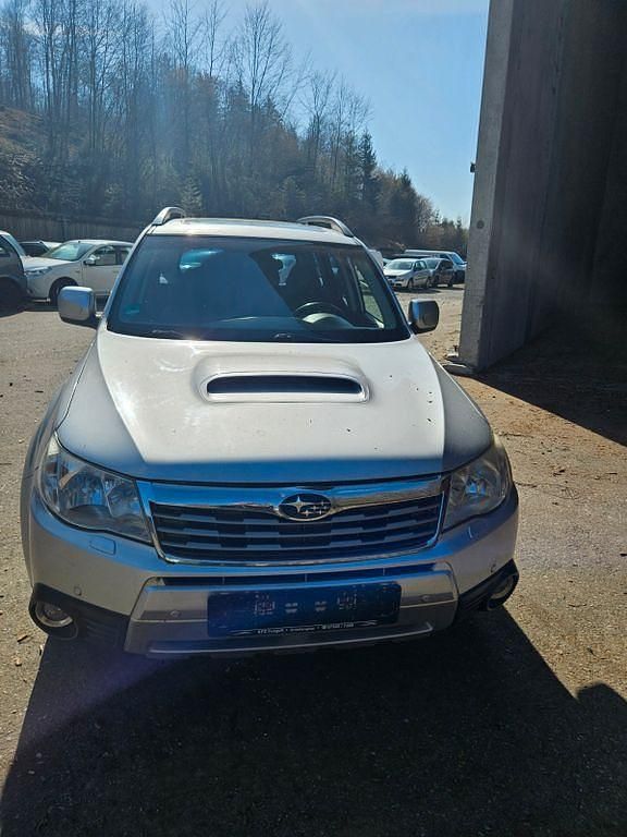 Gebraucht Subaru Forester 147 PS (108 kW) 2011 Grau SUV