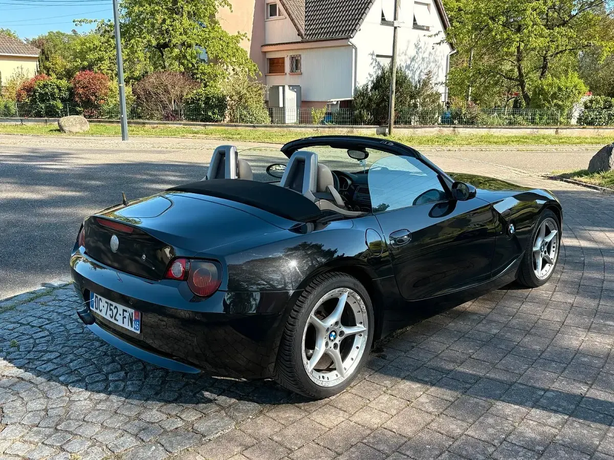Gebraucht BMW Z4 192 PS (141 kW) 2003 Schwarz Cabrio