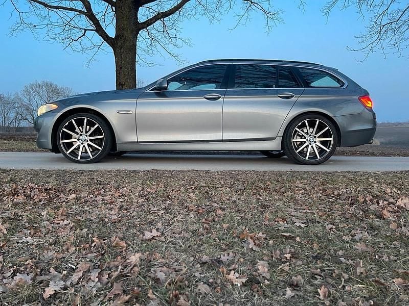 Grau Gebraucht 2011 BMW 525 Kombi | 6.250 € (Superpreis) - Bild 1/4