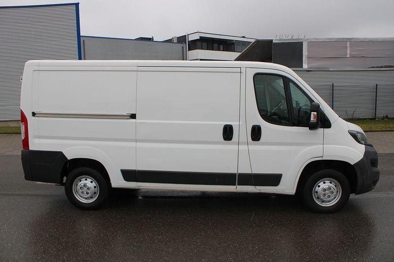 Gebraucht Peugeot Boxer 131 PS (96 kW) 2015 Weiß Van