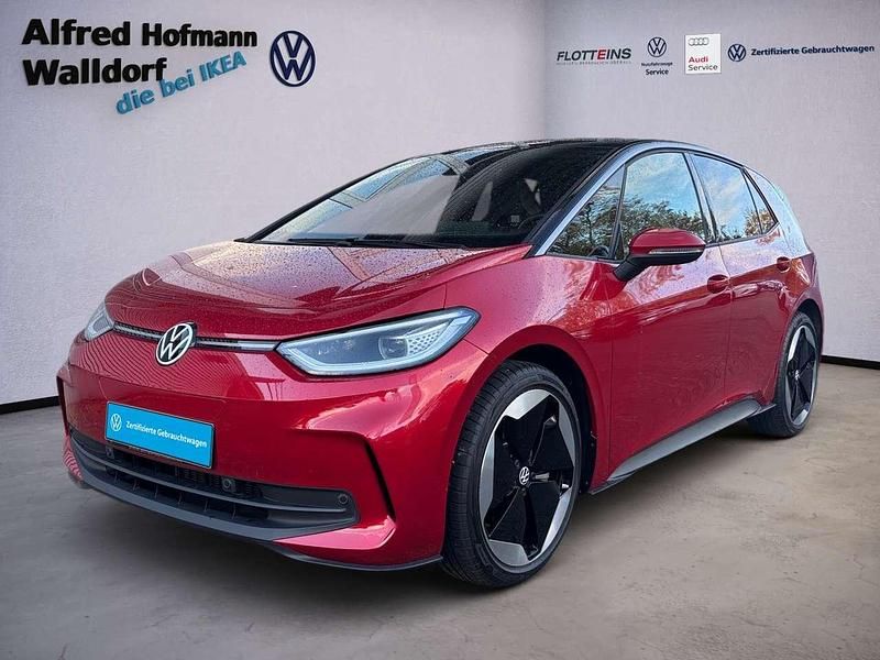 Kings red metallic Gebraucht 2024 VW ID.3 Pro Kleinwagen | 43.974 € - Bild 1/4