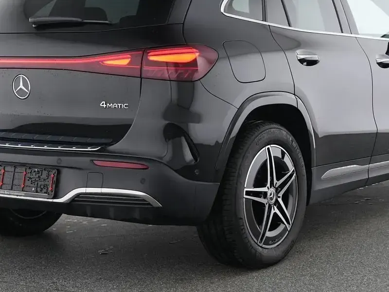Gebraucht Mercedes EQA300 Premium 167 kW (228 PS) 2025 Schwarz SUV