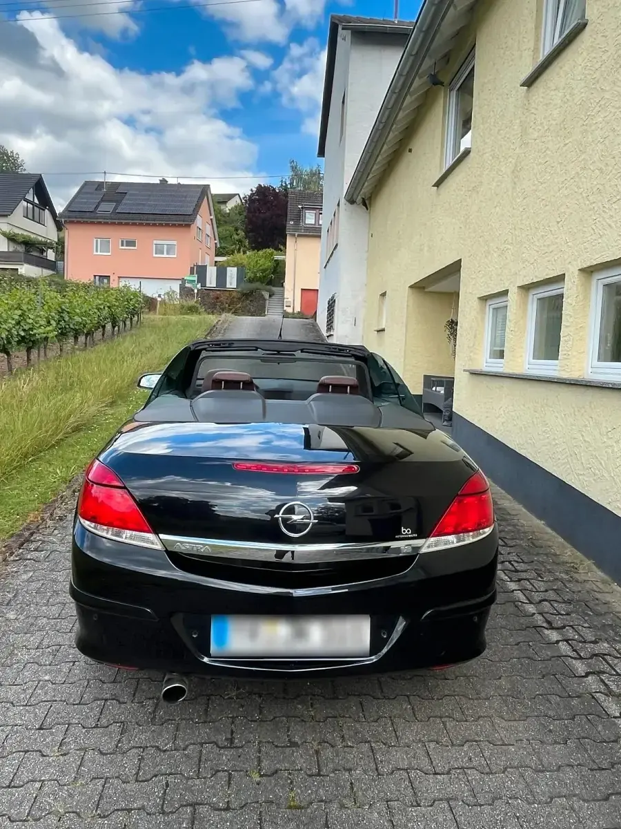 Gebraucht Opel Astra 140 PS (102 kW) 2007 Schwarz Cabrio