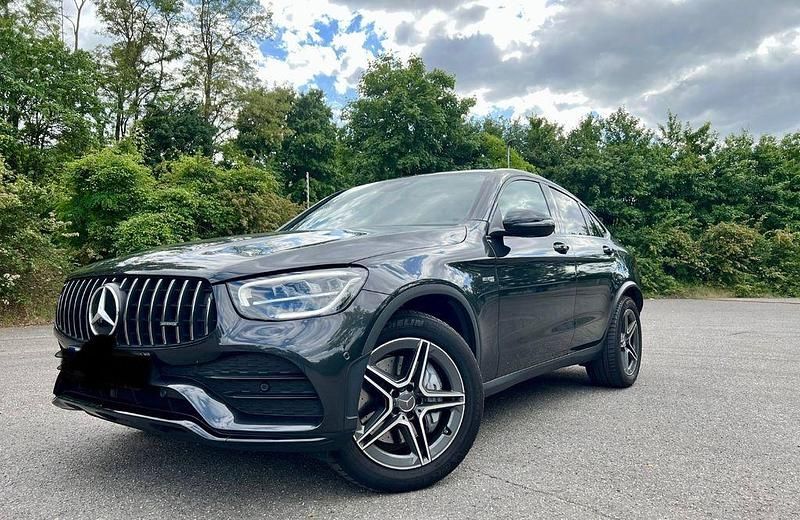 Grau Gebraucht 2020 Mercedes GLC43 AMG AMG SUV | 49.500 € (Etwas zu teuer) - Bild 1/4