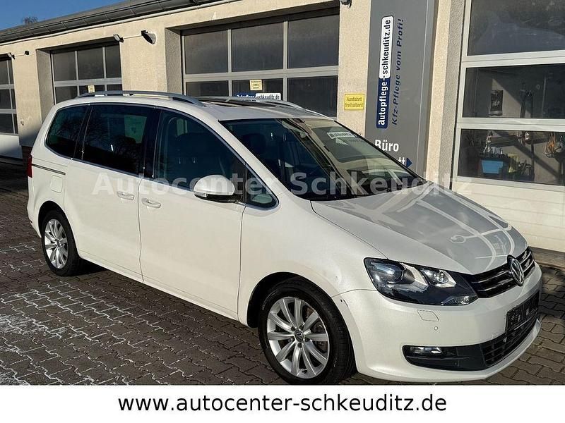 Weiß Gebraucht 2015 VW Sharan Highline Van / Kleinbus | 14.991 € (Fairer Preis) - Bild 1/4