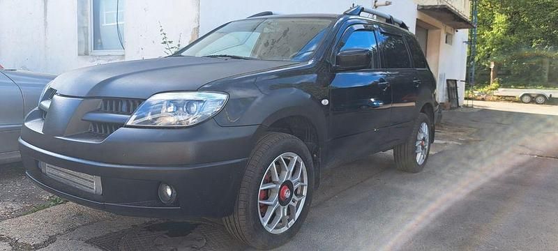 Second-hand Mitsubishi Outlander 201 CP (147 kW) 2005 Negru SUV