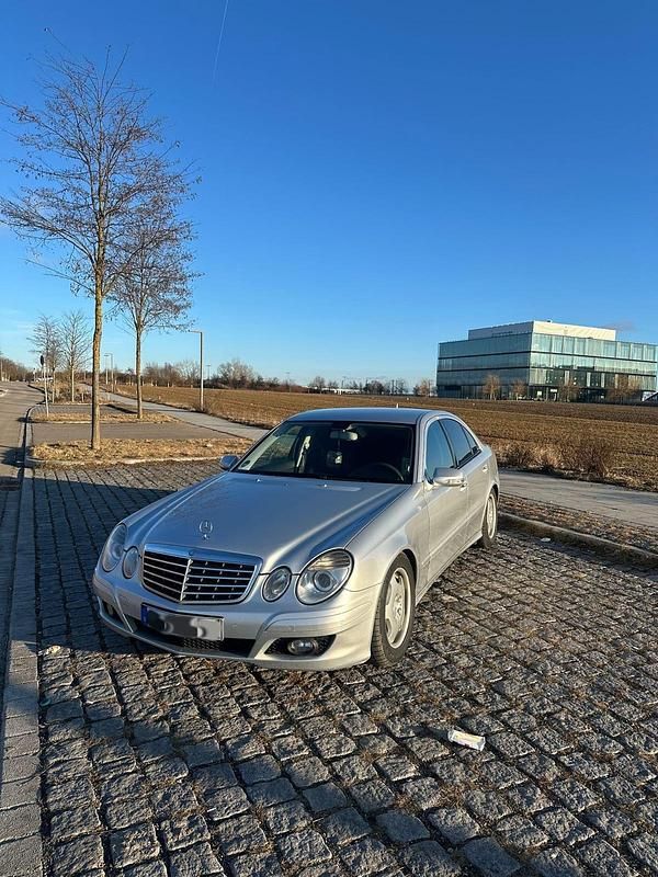 Gebraucht Mercedes E280 190 PS (139 kW) 2007 Silber Limousine