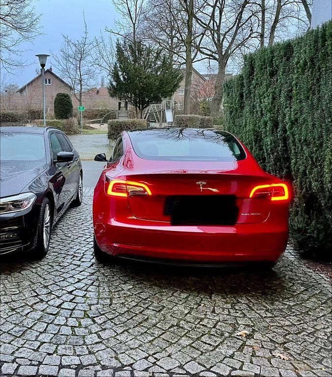 Gebraucht Tesla Model 3 366 kW (498 PS) 2022 Rot Limousine