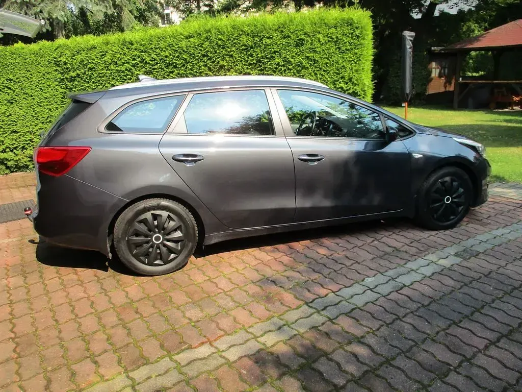 Gebraucht Kia Ceed Sportswagon 135 PS (99 kW) 2018 Grau Kombi