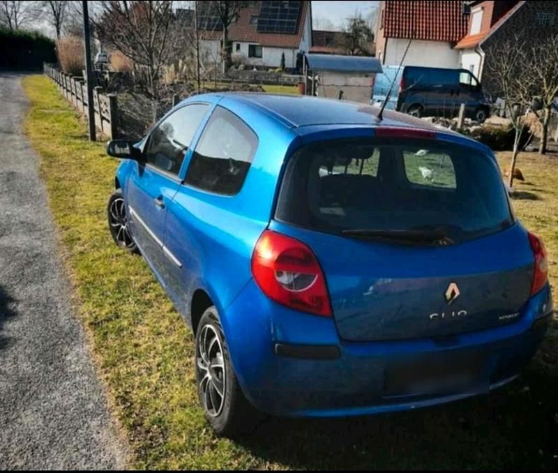 Gebraucht Renault Clio II 65 PS (47 kW) 2006 Blau Kleinwagen