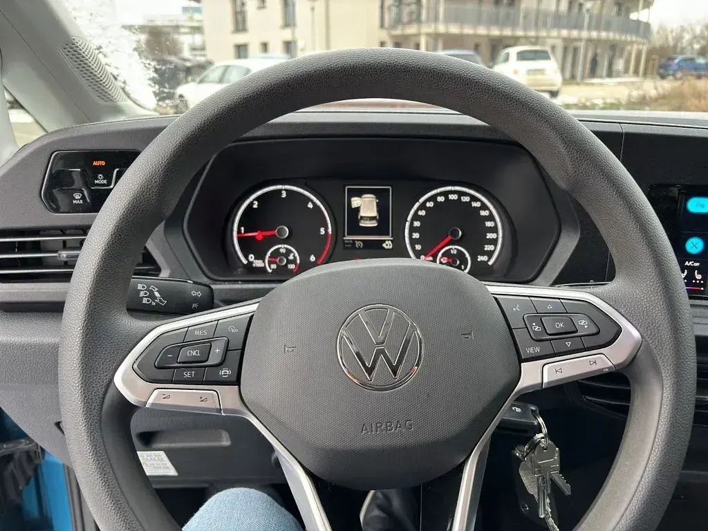 Używany VW Caddy 75 KM (55 kW) 2021 Niebieski Minivan