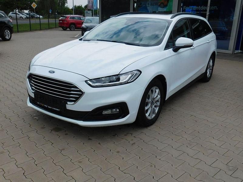 Weiß Gebraucht 2021 Ford Mondeo Trend Limousine | 21.985 € (Teuer) - Bild 1/4
