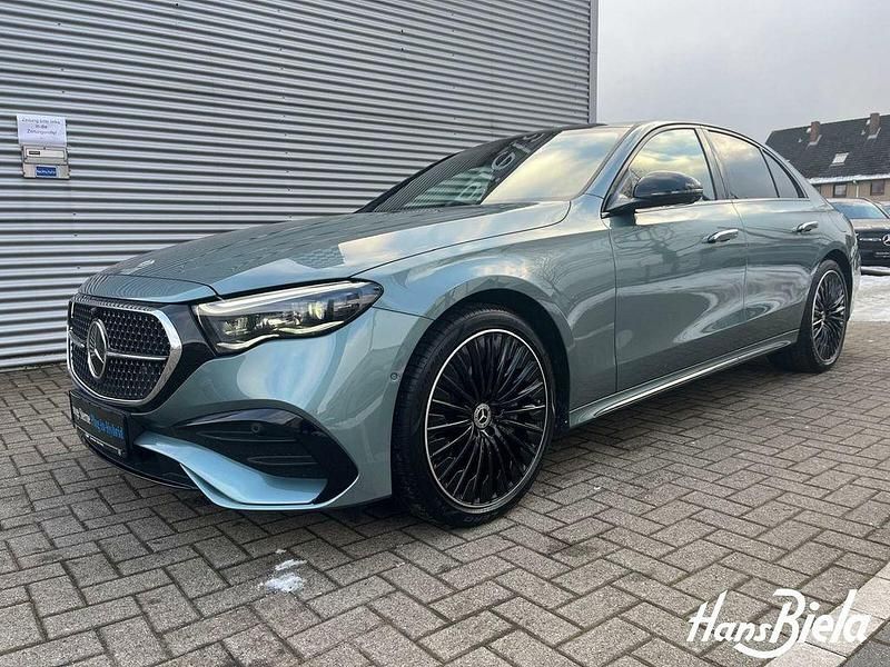 Gebraucht Mercedes E400 AMG 381 PS (280 kW) 2023 Lack verdesilber Limousine