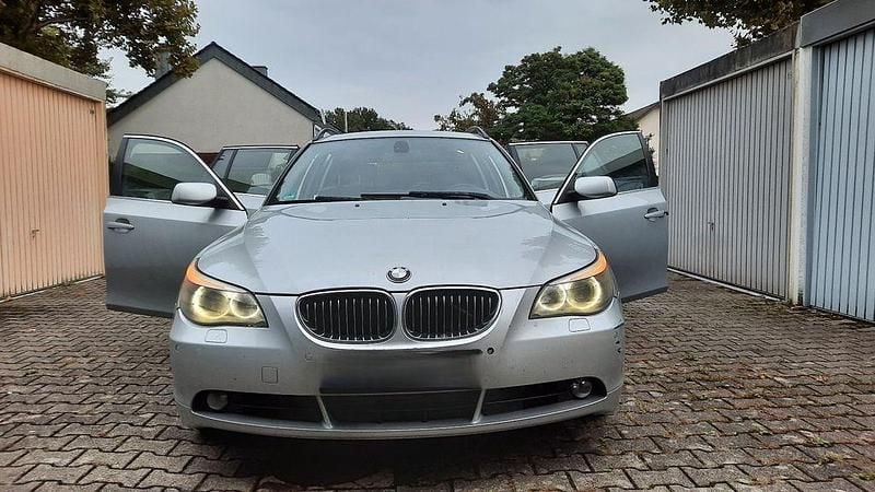 Silber Gebraucht 2006 BMW 525 Kombi | 2.200 € (Guter Preis) - Bild 1/4