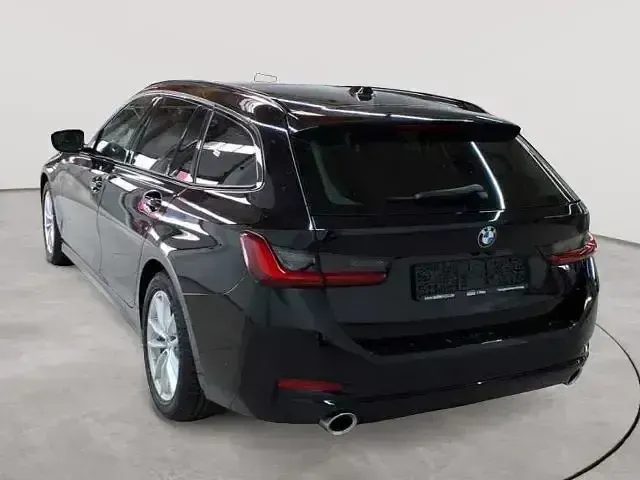 Gebraucht BMW 320 Sport Line 190 PS (139 kW) 2023 Schwarz uni Kombi