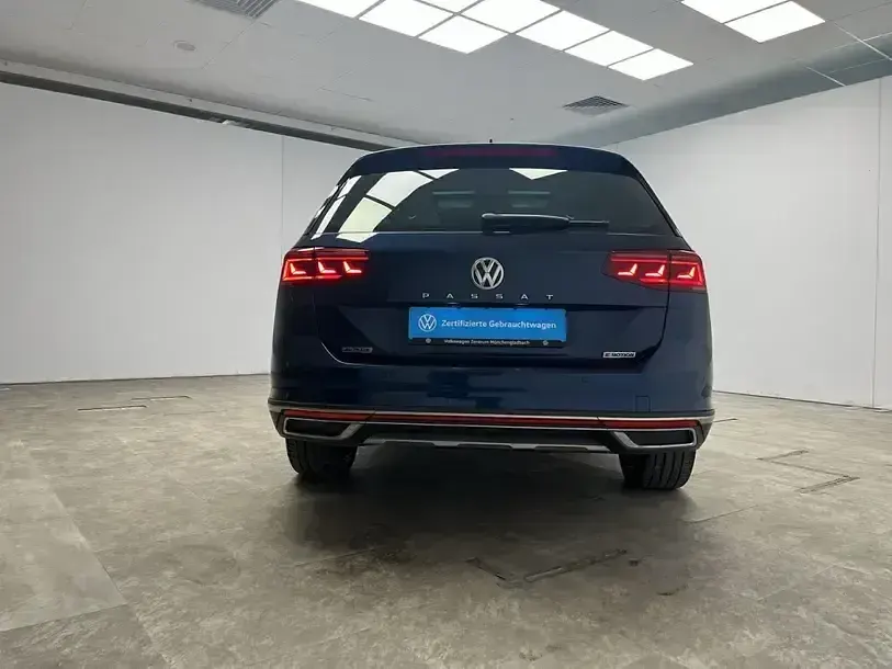 Gebraucht VW Passat Alltrack 190 PS (139 kW) 2020 Aquamarinblau Kombi