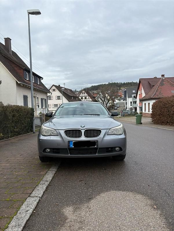 Gebraucht BMW 530 231 PS (169 kW) 2007 Silber Limousine