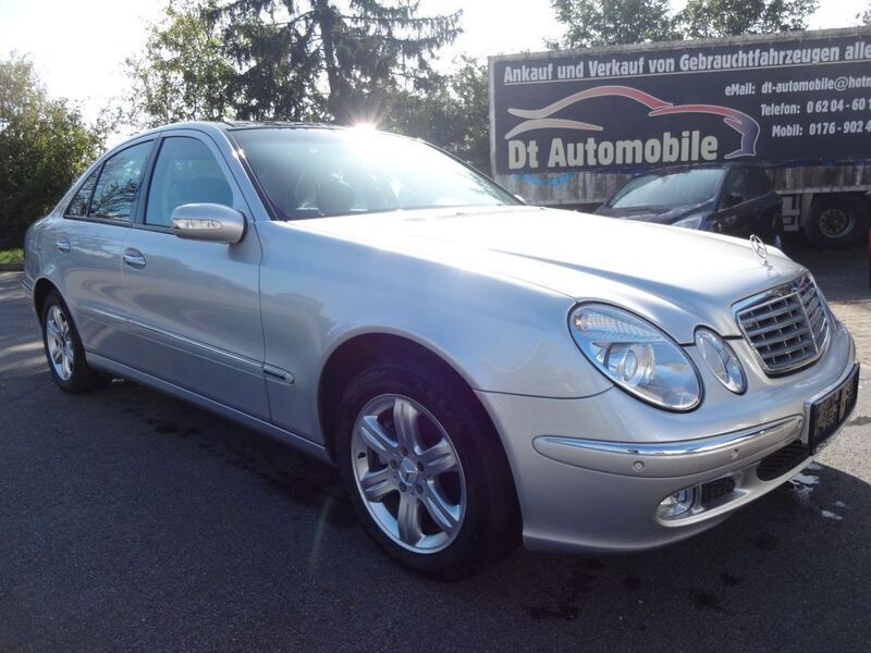 Silber Gebraucht 2002 Mercedes E240 Avantgarde Limousine | 6.800 € (Etwas zu teuer) - Bild 1/4