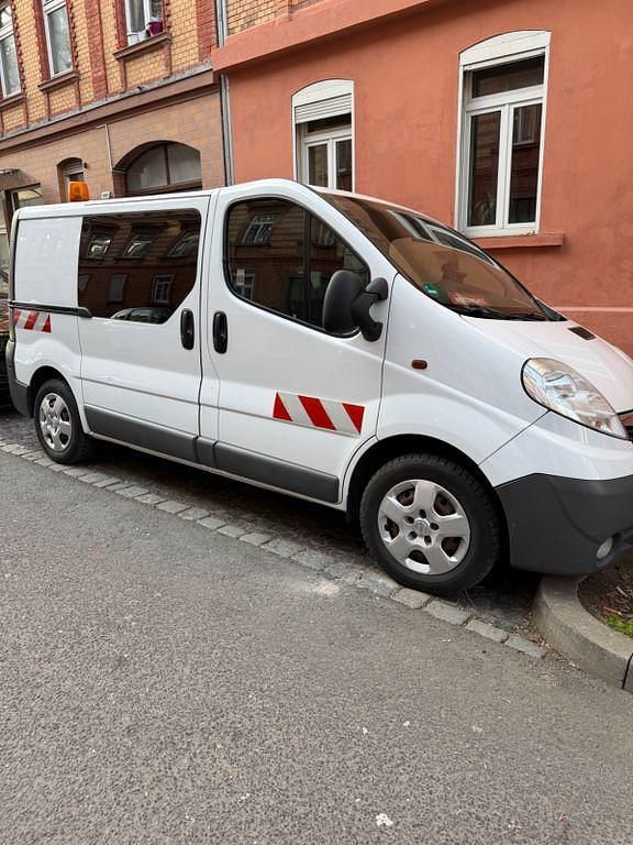 Gebraucht Opel Vivaro 101 PS (74 kW) 2011 Weiß Van / Kleinbus