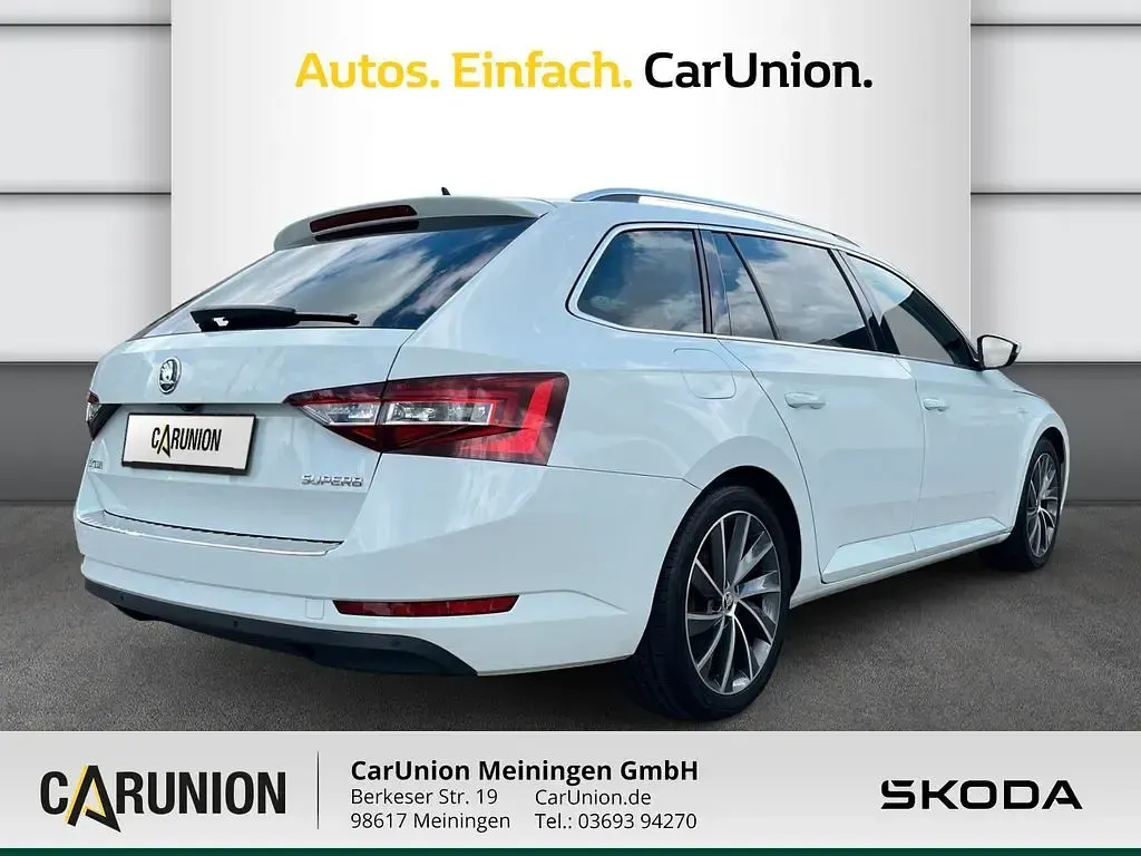 Gebraucht Skoda Superb LAURIN & KLEMENT 179 PS (131 kW) 2018 Weiß Kombi