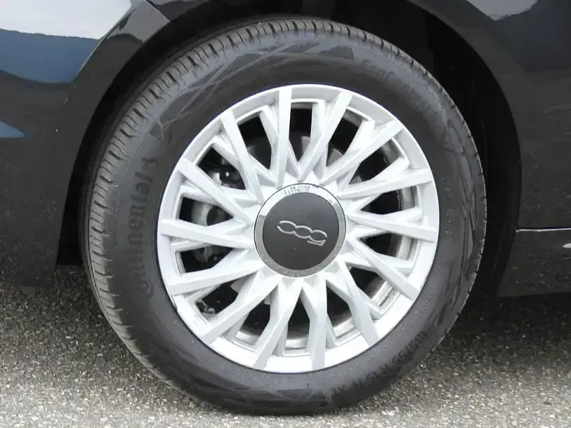 Gebraucht Fiat 500 Basis 69 PS (50 kW) 2024 Schwarz Limousine