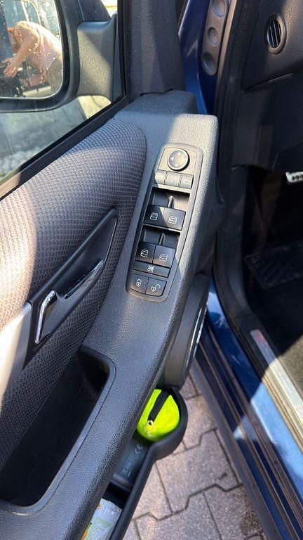 Gebraucht Mercedes B180 116 PS (85 kW) 2010 Blau Van / Kleinbus