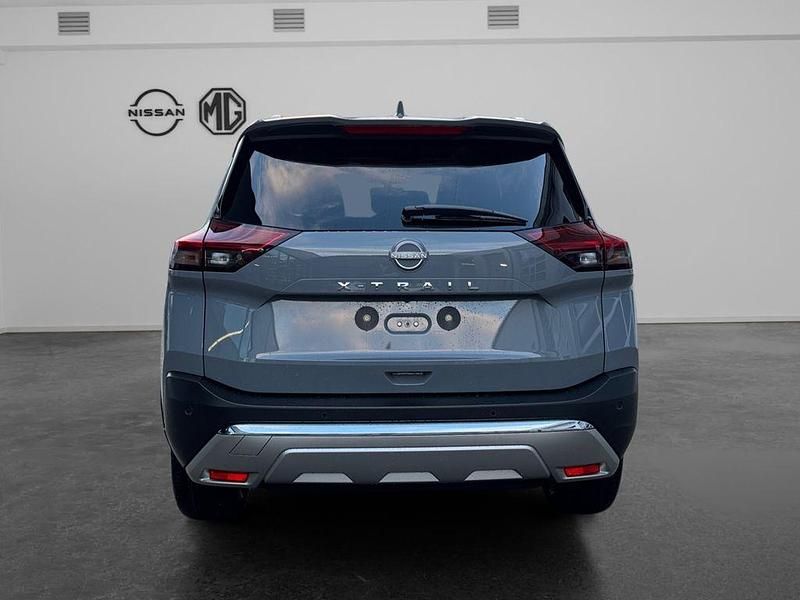 Neu Nissan X-Trail Tekna 163 PS (119 kW) 2026 Grau SUV
