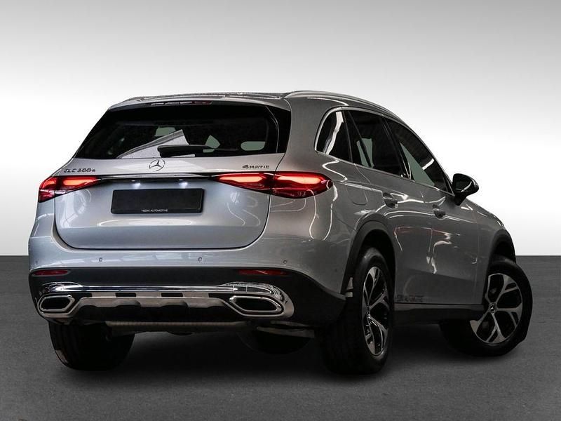 Gebraucht Mercedes GLC300e Avantgarde 313 PS (230 kW) 2024 Blau SUV